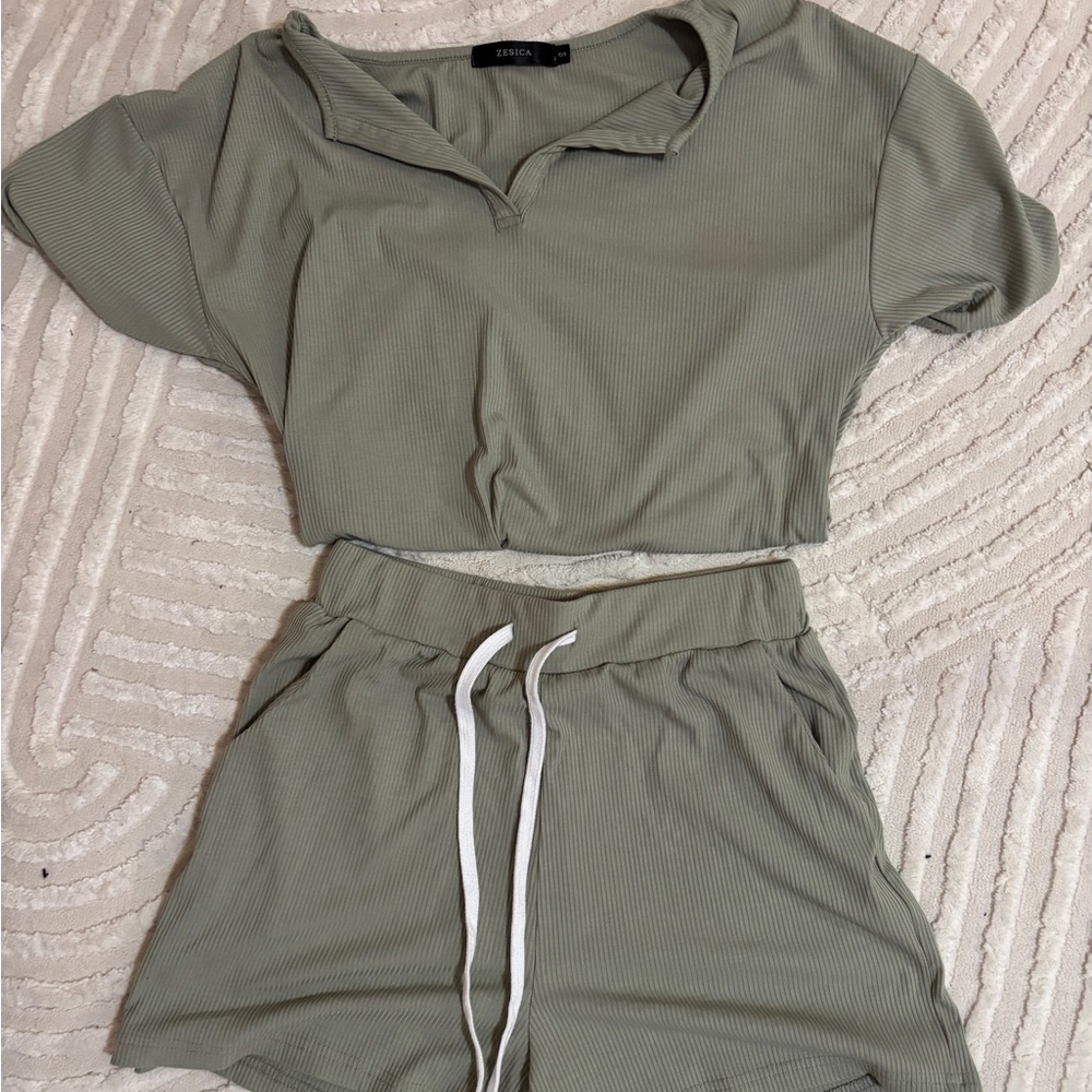 Green Ribbed Two-Piece Lounge Set